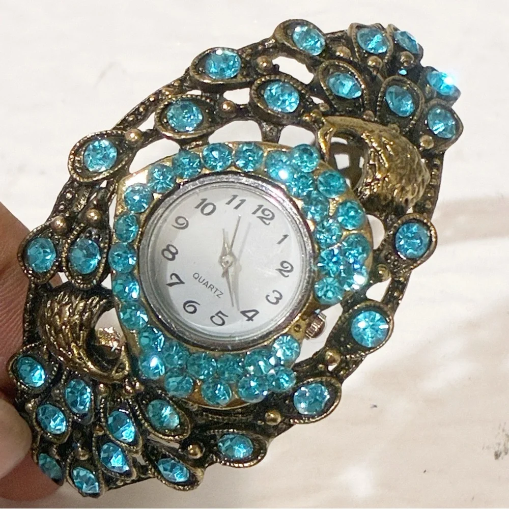 Quartz‎ Silvertone Aqua Rhinestone PEACOCK Watch Bracelet